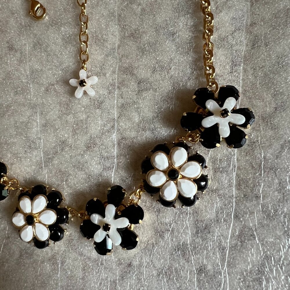 TALBOTS - Black & White Floral Necklace -- Like New - Picture 7 of 12